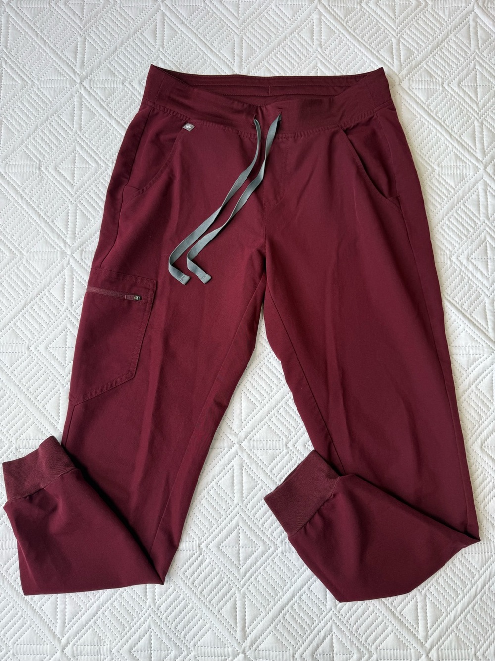 Figs Scrub Joggers Size XS Burgundy